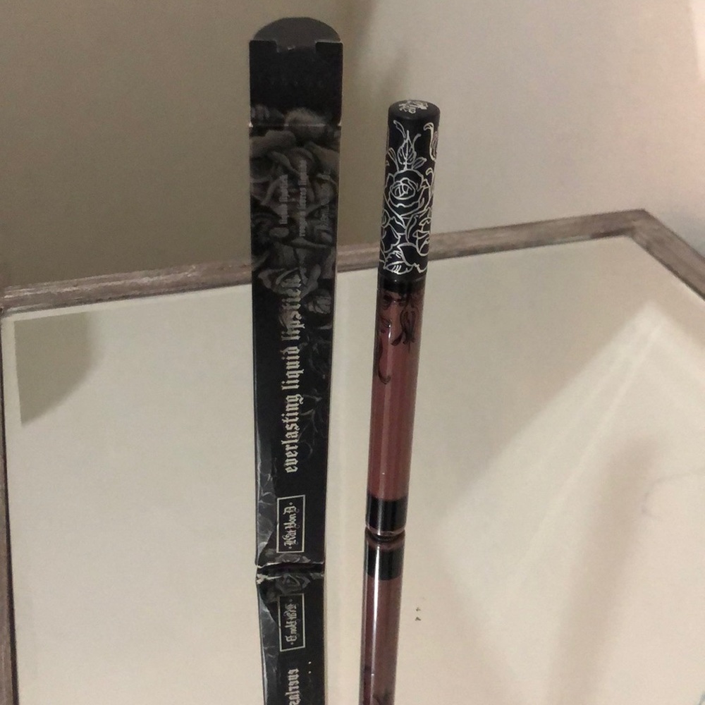 NIB Kat Von D everlasting liquid lipstik sanctuary